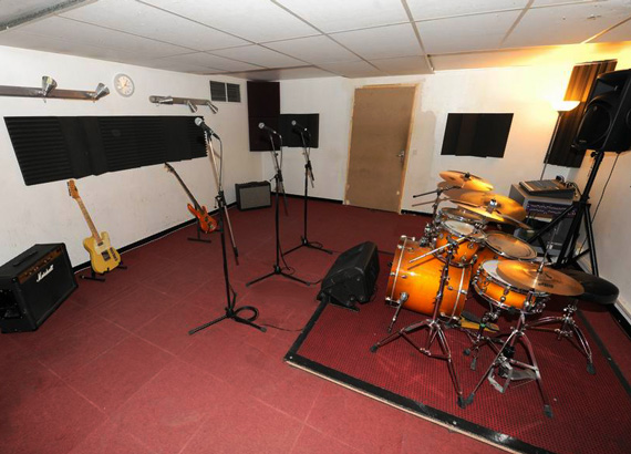 studio 2